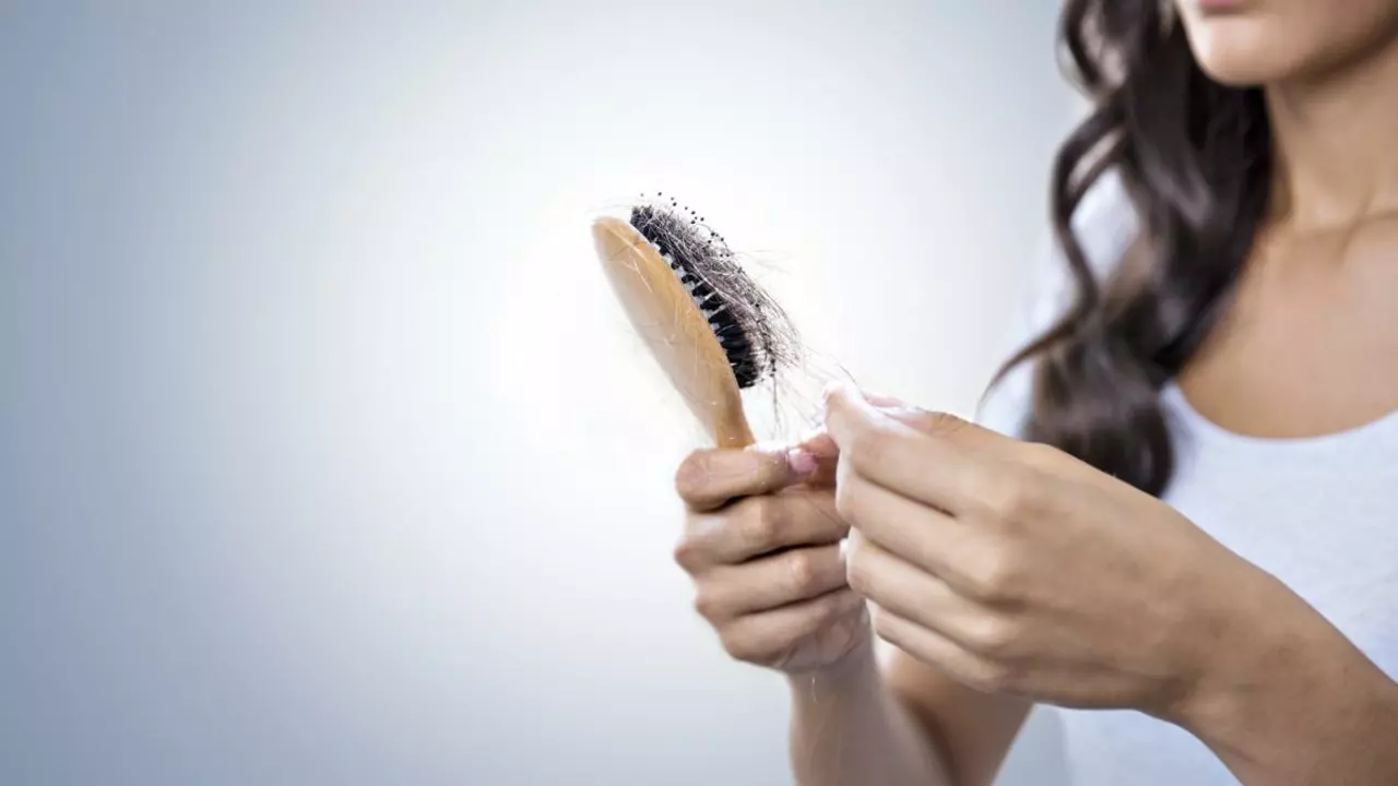 Itching and hair loss: understanding the connection